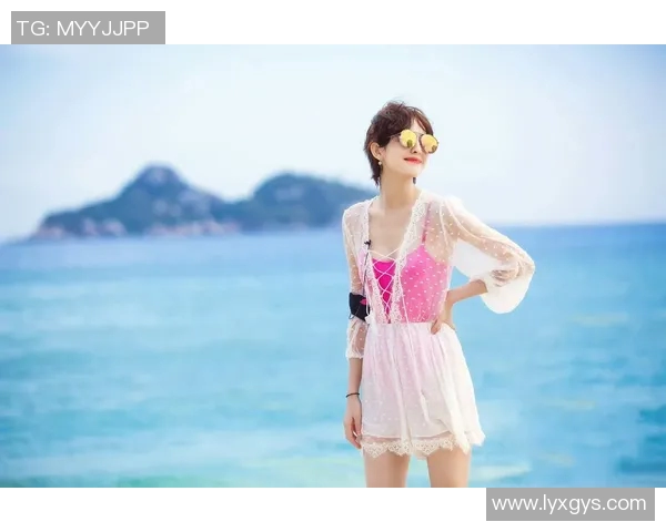 时尚与舒适并存 揭秘2025年最新泳装趋势与穿搭技巧